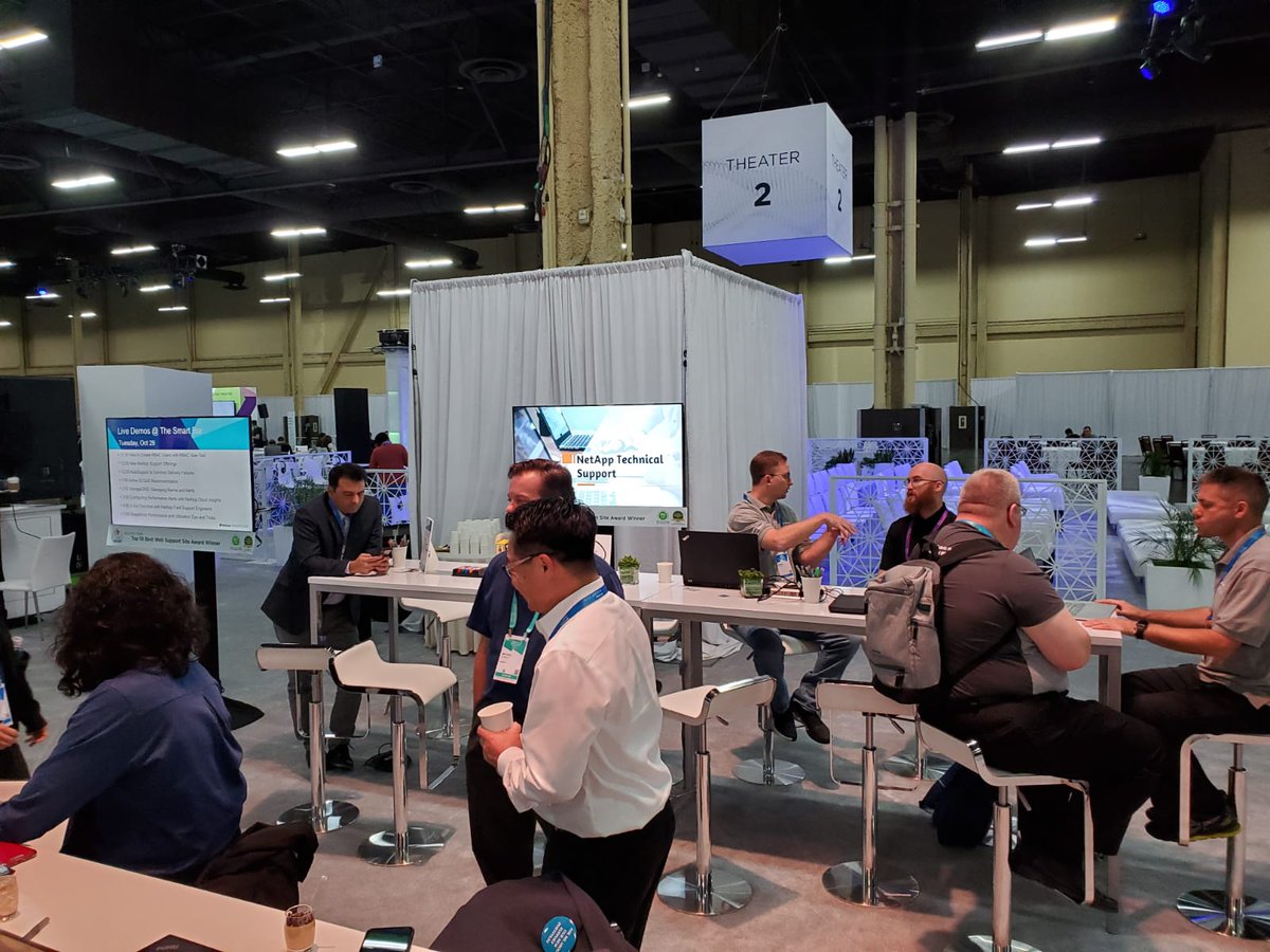 TheGurmuxxon's tweet photo. What's happening in the #SmartBar? What isn't? Support Offerings, Technical Support, Digital Support, Upgrades! Come talk to us! #NetAppINSIGHT @JaylinWeb @jayscue1 @dmancran @BrentInSupport @BrandoNetApp https://t.co/nudLUzvIUY
