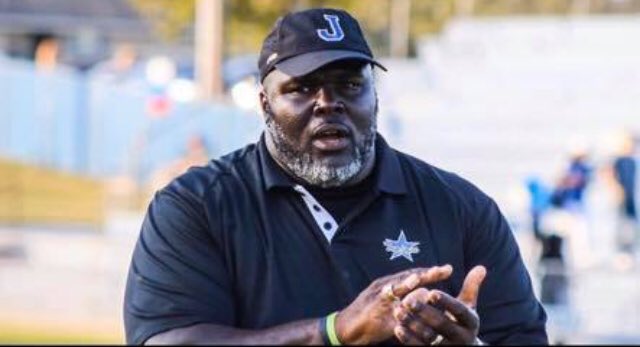 My heart aches for Joco football, regarding the loss of Coach Shawn Linder and his 2 year old daughter Bella, this morning in a car accident. What a tragic loss for the Johnson County community. 💔😢🙏🏾🏈 HC Don Norton told me “We lost one of the best human beings ever created.”