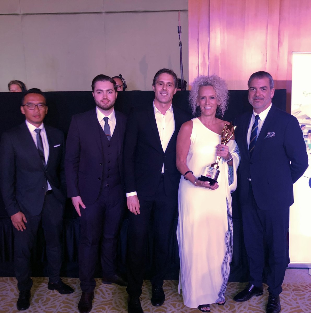 We are absolutely thrilled to have won the Silver award for Digital Innovation in the Middle East Shopping Centre &amp; Retailer Awards! .@MECSC_ORG  #ReCon19