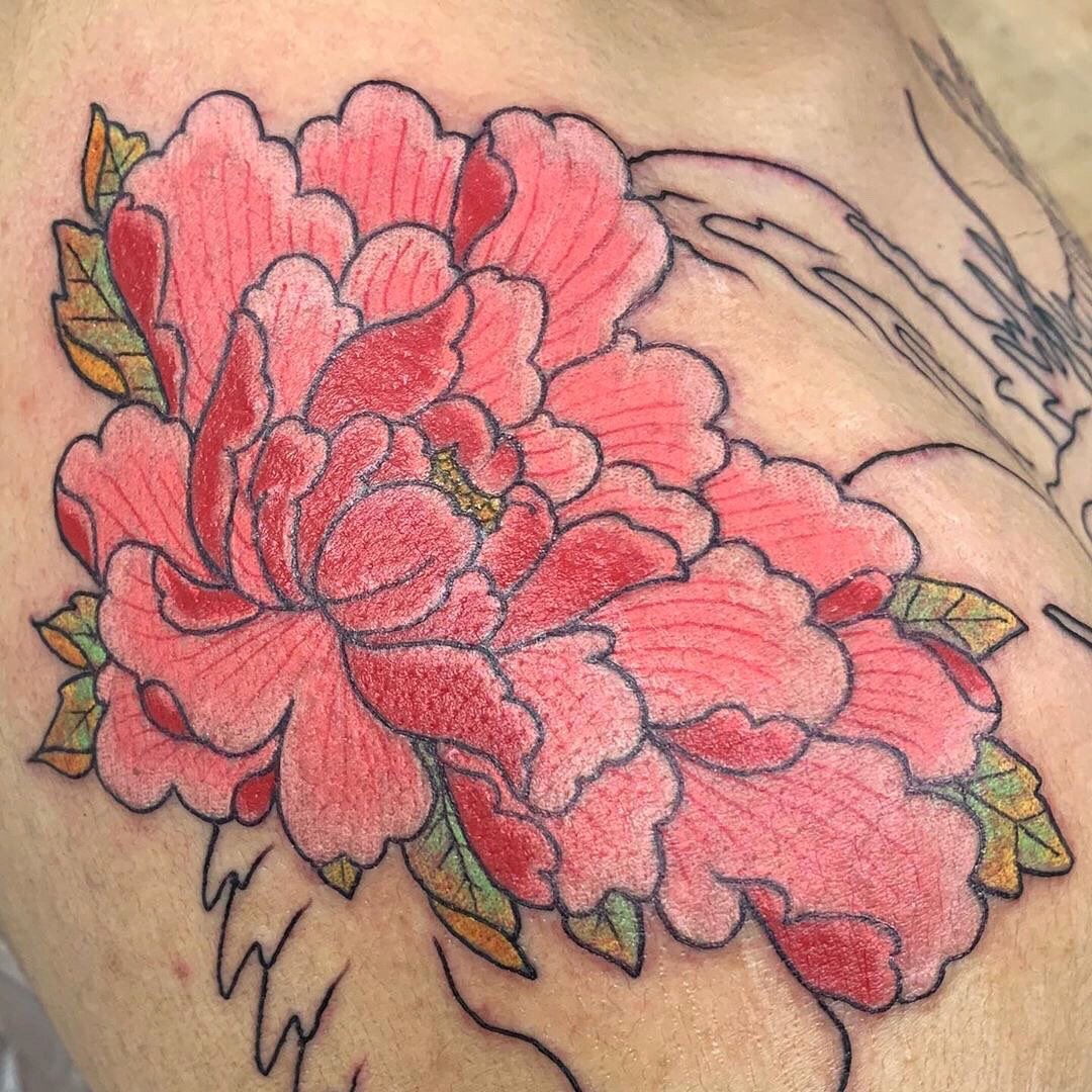 Last nights work: beautiful peony flower by Darren ✨ @darrenthedude_tattoos  ✨ #customtattoos #botan #japaneseflowers #irezumi #nyctattooshop #since1984  #risingdragontattoos #peonytattoo #peonyflower #realtattoos, image size:1080x1080