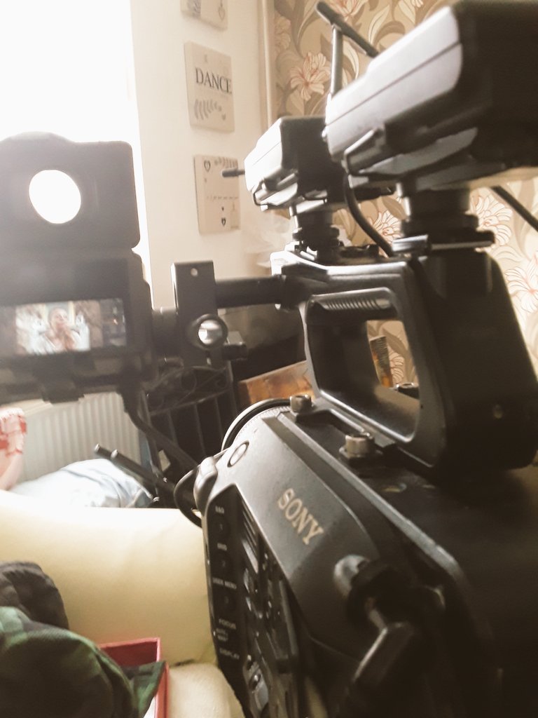 And that's a wrap! 🎬 Did some filming today using my voice to help others in the fight against #groooming &amp; #CSA 👊🏽
I'll let u know when my face will be gracing your screens again! 😂📺 #depression tried to stop me #anxiety tried to ruin me, but today? I won! 🥇 #mentalhealth