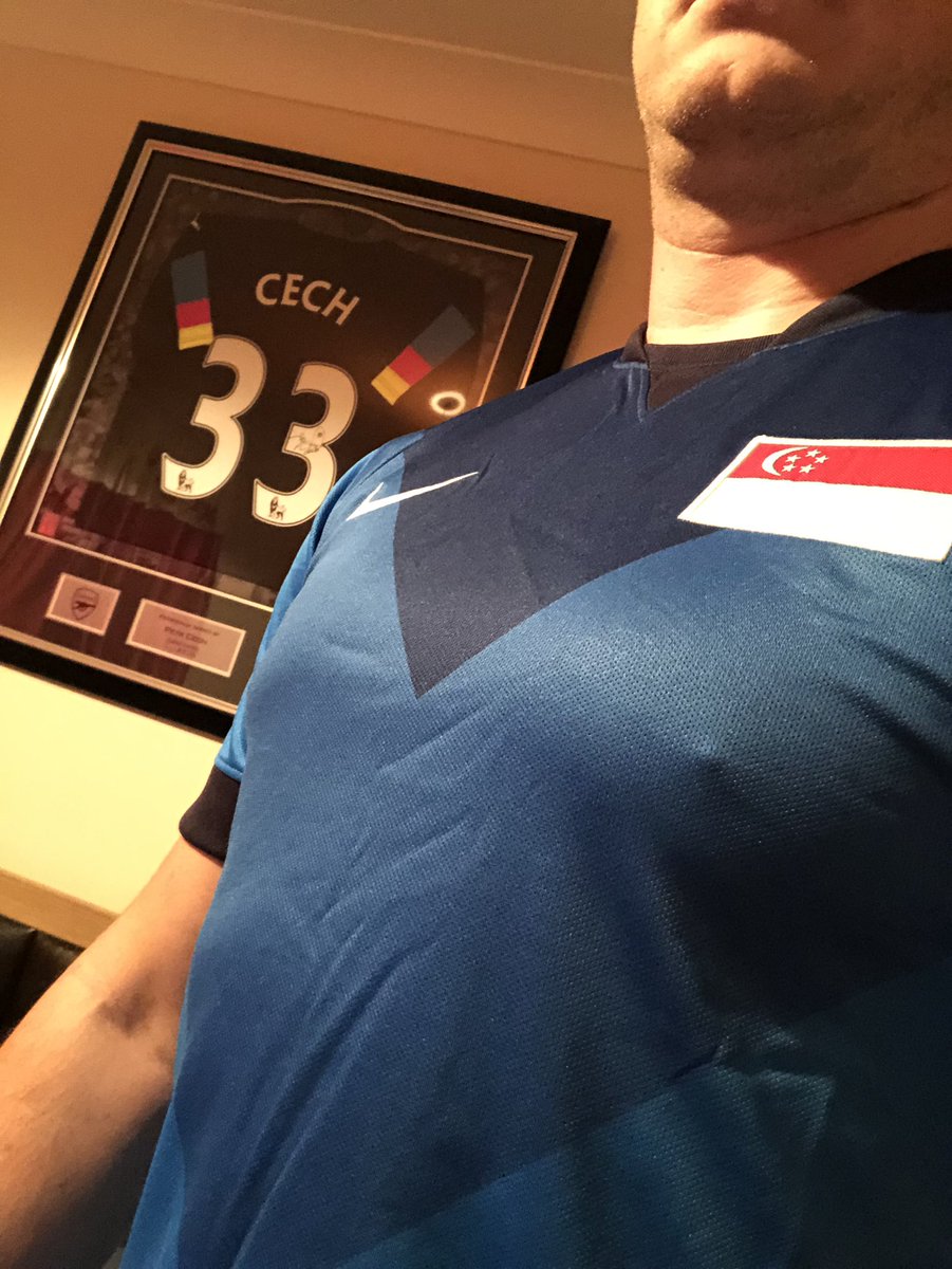 footie_kits's tweet photo. 7 a side shirt Decision made - Singapore national shirt. I’m nearly 39, bright Green @puma footie boots and think I can keep up with the Young ones. #football @nikefootball #7aside #football #oldlegs #oldmind https://t.co/IDdVQf8lbM