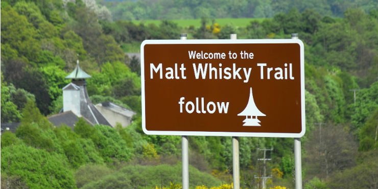 There are now over 130 whisky distilleries in #Scotland covering five different Whisky regions 🥃 Start exploring them here: bit.ly/Visiting_Disti…