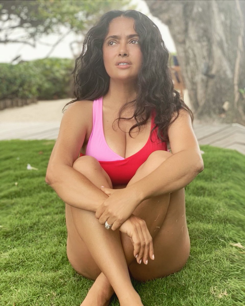 Hayek legs salma Salma Hayek