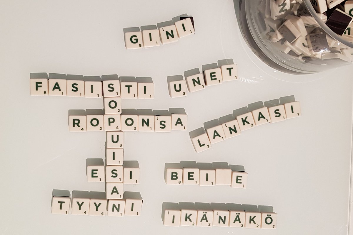 Lingsoft's tweet photo. Team Nurkka sanataituroi itsensä #Lingsoft Word Challengen voittoon tänään #ThinkHEL -tapahtumassa. Myös muiden osanottajien kahdessa minuutissa tehtyjä oivalluksia kannattaa käydä katsomassa osoitteessa https://t.co/7AzzVJeb9U https://t.co/jaWNarQo2H