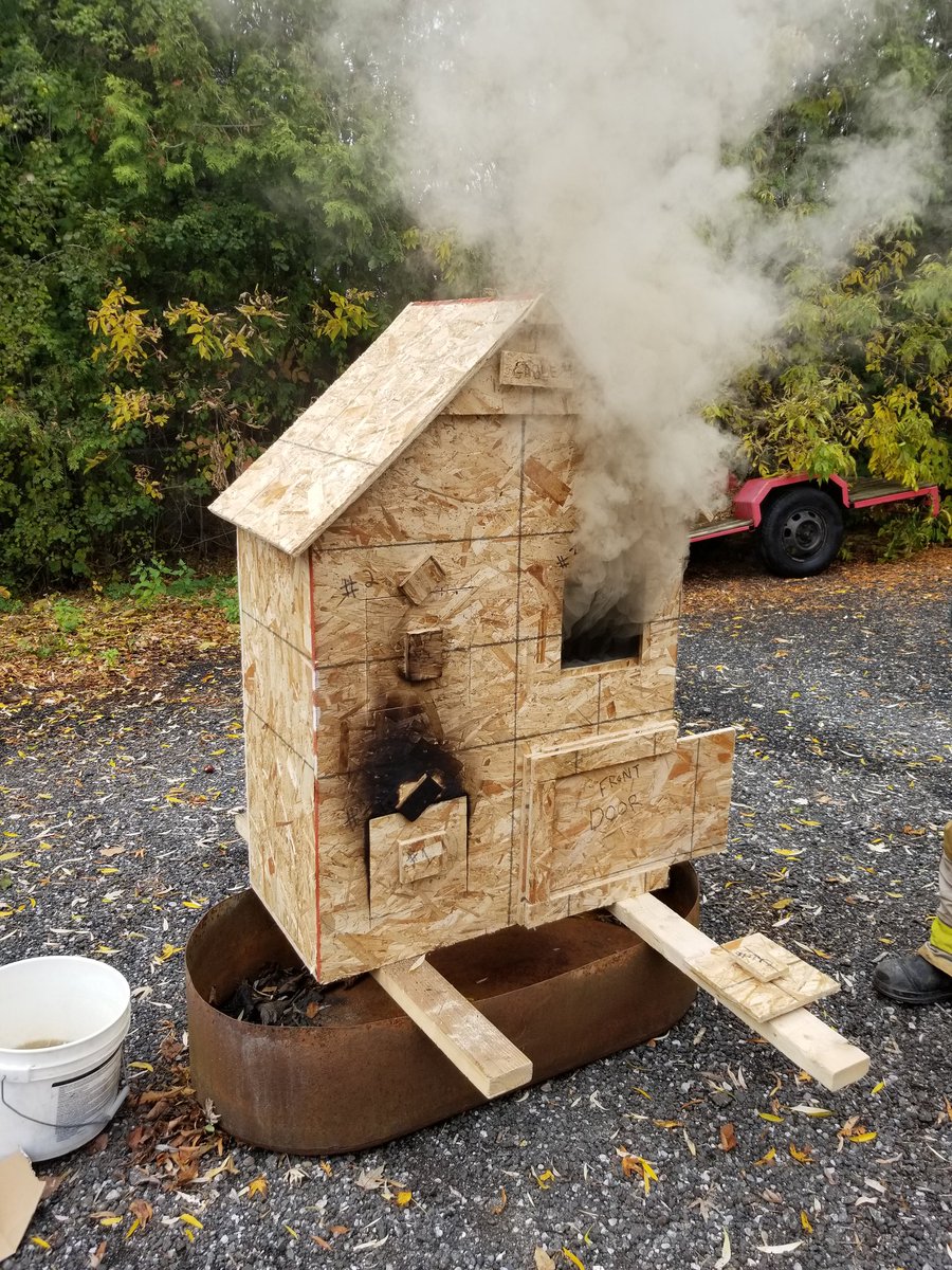 _markberney's tweet photo. Todays training at #ScugogFire, #FireGrowth, #SmokeVentilation & working #SmokeAlarms. This Smoke Alarm was still alive & screaming after the fire was #Extinguished, would you be? Check your alarms monthly, it may be the difference! @TwpofScugog @ONFireChiefs https://t.co/nKL1lymQhB