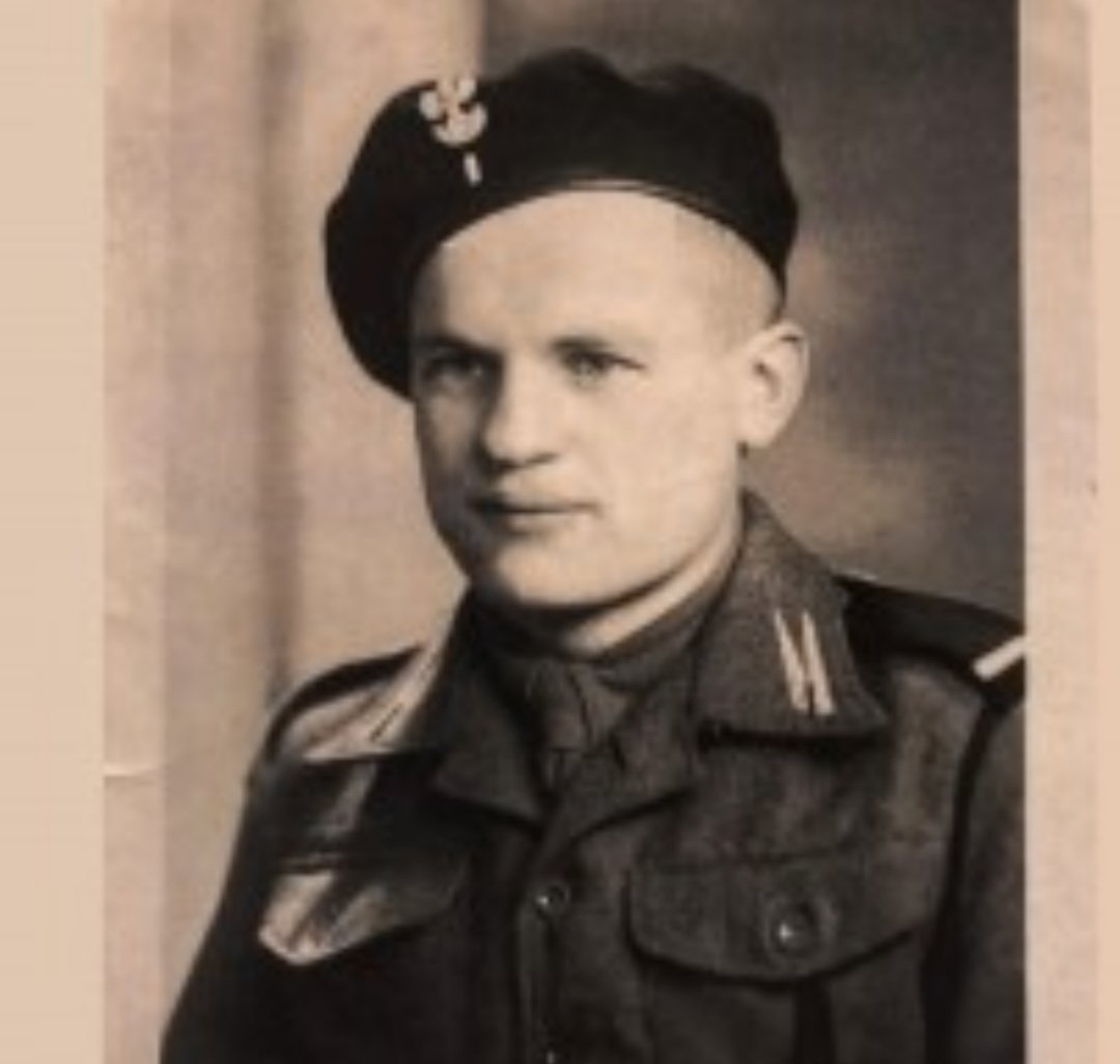 De aftrap zal straks worden verricht door twee nabestaanden van Poolse Bevrijders van Breda, Jack Sutarzewicz en Michel Lessmann. #Dzieki #NACemm

nac.nl/108/newsid/135…