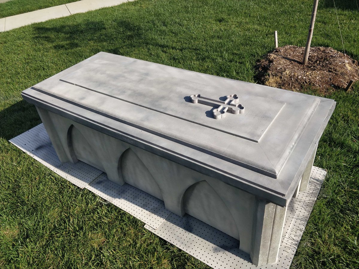 RCLPeoria's tweet photo. Check out this awesome coffin with spooky fog made by Josh Malavolti! #rclmakes #rclpeoria #makerspace https://t.co/oxocmqSpTP