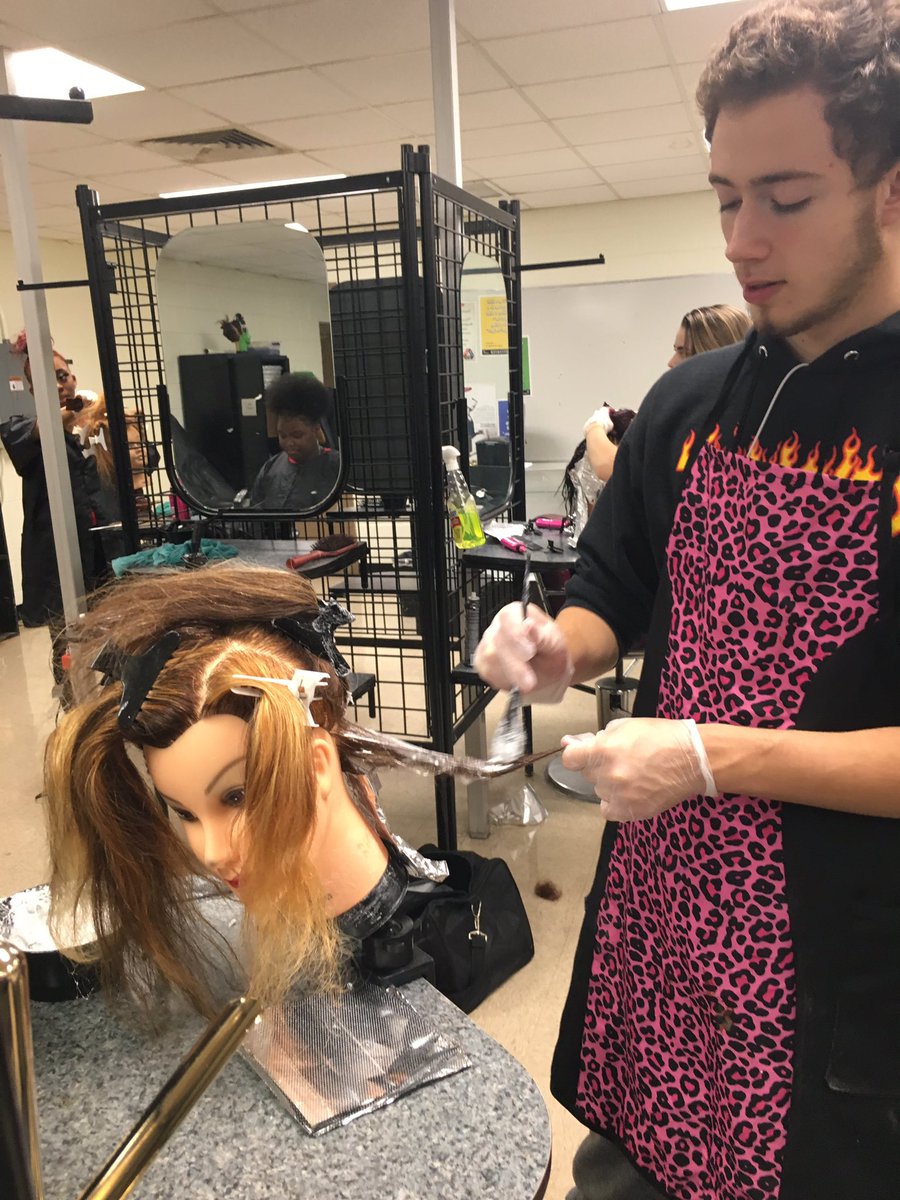 Tressa78854823's tweet photo. Austin workin on his fantasy Halloween manikin ππ»ββοΈπ©πΌβπ€#realmeanwearpink #BreastCancerAwarenessMonth @NHREC_CTE_BF @TRogers_Cosmo #NHRECCOSMO @a_dubs_23 https://t.co/mb0f88Prnw