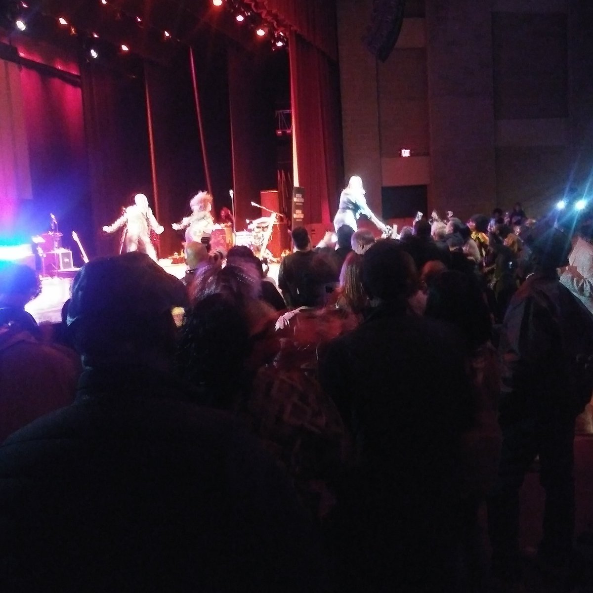 DollaSkillz's tweet photo. Ce Ce Peniston moving the seats to the front of the stage performing Finally it happened to me right in front of #LegendsofDisco2 https://t.co/TVsFSUEbSr