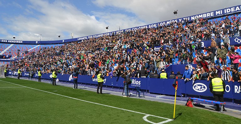CDCastellon's tweet photo. ¡A por otra invasión albinegra en el Ciutat de València!

https://t.co/WxviY15jmi

#PPO https://t.co/xBdoepKpay