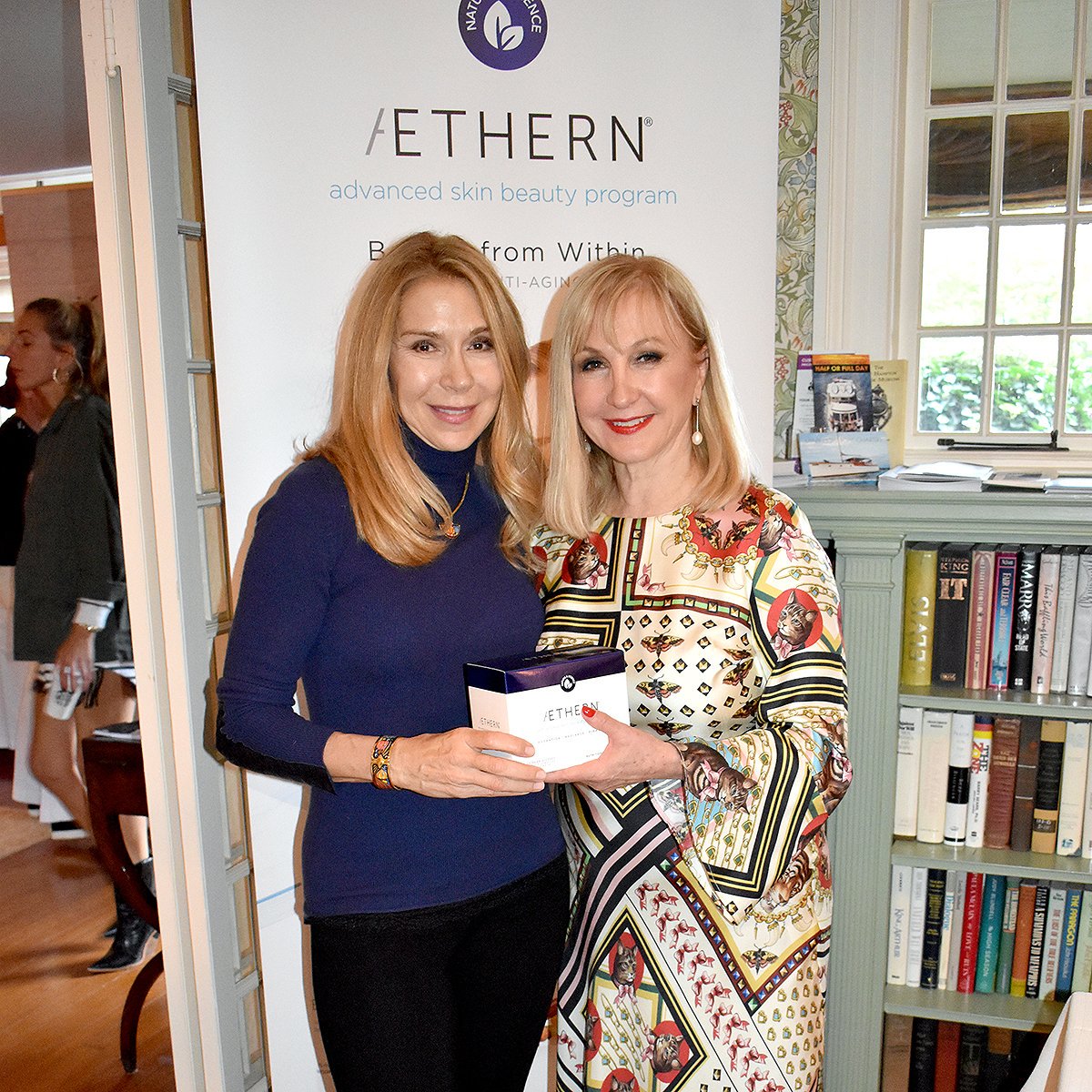 aethernbeauty's tweet photo. Award-winning actress, director, and filmmaker Jacqueline Murphy star of “The Admired” learned about the scientifically proven promise of @aethernbeauty at the Purist International Film Festival Lounge
#Aethern #AethernBeauty #BeautyfromWithin #PuristMagazine #Hamptons #HIFF https://t.co/DCtIC1FfOE