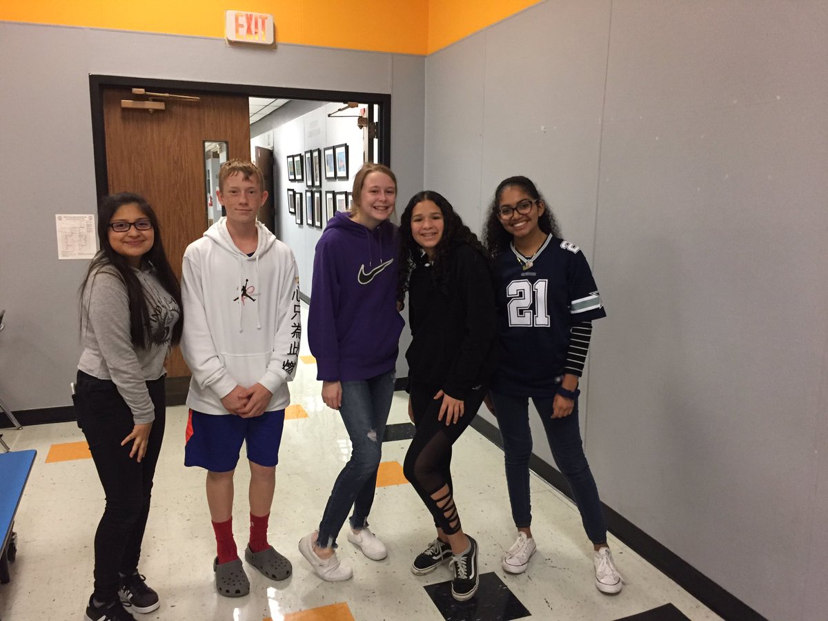 Look at these amazing Leadworthy kiddos!!! Such amazing helpers! ❤️❤️😊<a href="/ruthcherryint/">Ruth Cherry Interm.</a>  <a href="/leadworthy/">LeadWorthy</a>  <a href="/OBMSbulldogs/">OBMS</a>