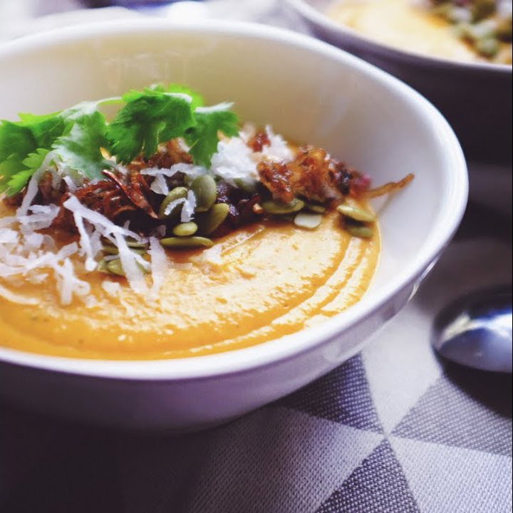 We’ve all left our pumpkins outside just a little too long. Not this year. This year we’re making Pumpkin Curry. Rich, velvety, and delicious. Gonna be hard not to yank the pumpkins off the porch at midnight. #pumkincurry #pumpkin #nomiku #nomikumeals #mealdelivery #fallfood