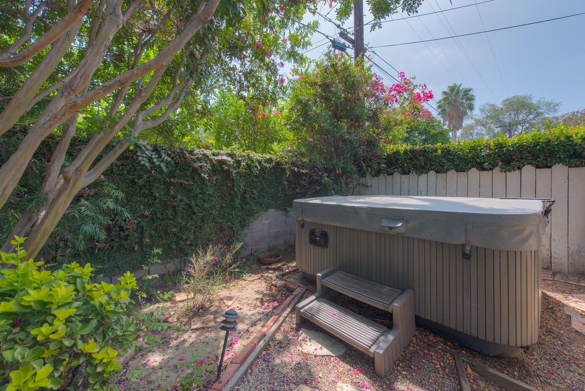 DetoxCenterLA's tweet photo. One of our clients favorite spots is right here.  With the weather cooling down a bit and holidays approaching this is the perfect R &amp; R.  Call us today to find out more about how you can change your life at our #rehabilitation and #detox center in Los Angeles. 844-563-4363.  #LA https://t.co/qvI20Z1Ogc