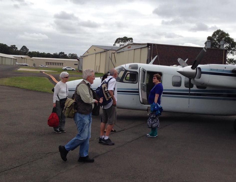 TCAircraft's tweet image. If you’re in Australia and want a grand tour of the country, Heron Airlines welcomes you aboard their 685 #TwinCommander. bit.ly/2pK6Sbu  #commander #australia #sydney #darwin #alicesprings #ayresrock #touring #pilot #flying #generalaviation #aviation