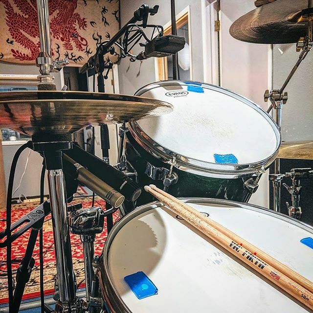 mosoundpro's tweet photo. 111 days between songs 1-4 and songs 5-11. This is known as a recall - every sound is noted during our sessions and we match the original  sounds so the final product is true to itself. #recordingstudio #recordingengineer #recordingdrums #drumtechnique #… https://t.co/ovrv8XScXO https://t.co/DMuJP0CEHt