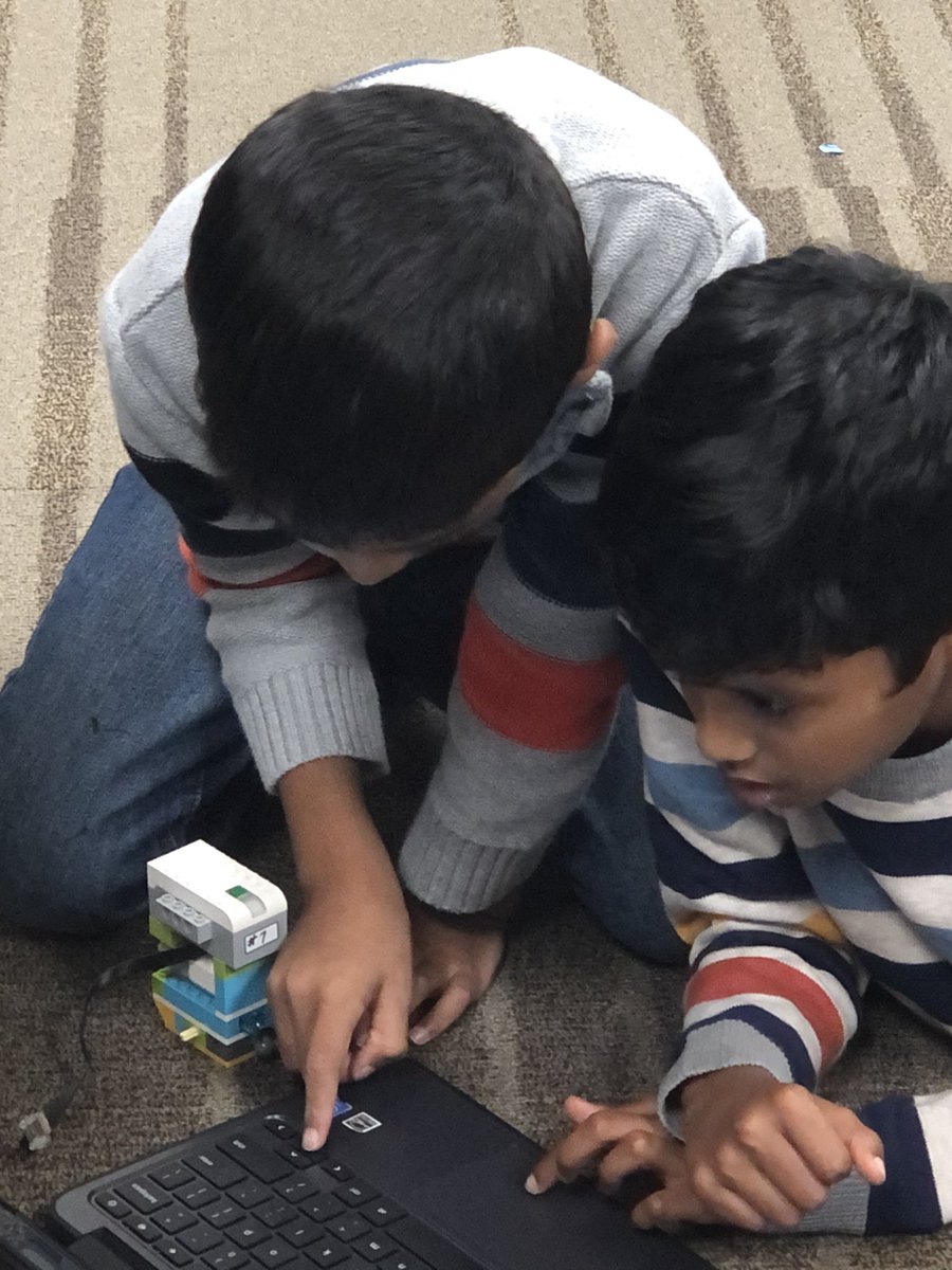 kirkpatrick4th's tweet photo. Another group of Liscano 1st&amp;2nd graders building turn bots and pseudo coding.#FISDQUEST #FriscoFutureReady #ourfisdstory @FISDAdvAcad https://t.co/InIkiyLjvd