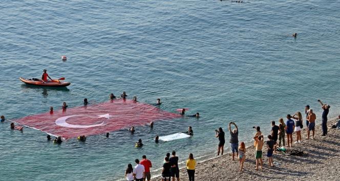 Her alanda, her yerde bayrağımız elimizde. 🇹🇷
Cumhuriyetimizin 96. Yılı kutlu olsun.  
#CumhuriyetBayramı
#AkdenizÜniversitesi
<a href="/profmustafaunal/">Prof Dr MUSTAFA ÜNAL</a>
<a href="/Akdenizun/">Akdeniz Üniversitesi</a> 
<a href="/AkdenizUniSKS/">AkdenizUniSKS</a>