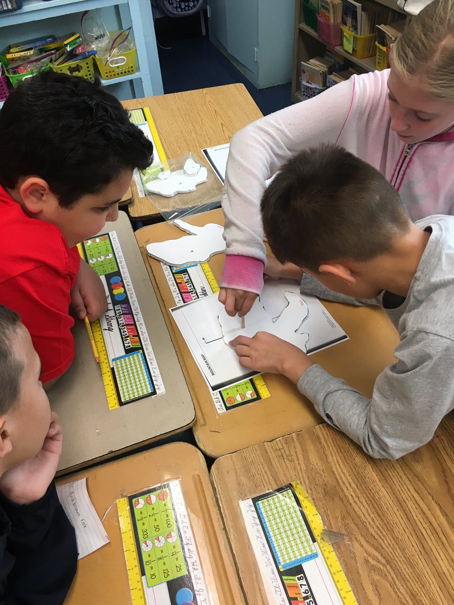 ms_goldstein3's tweet photo. Creating topographic maps! @OaksSchool3 https://t.co/uAmXkagNOK