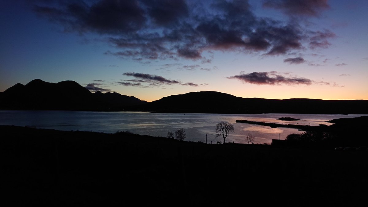 MaltedAl's tweet photo. First visit to @RaasayWhisky distillery and Isle of Raasay. Amazing views served up with a very warm welcome. Great whisky and gin story. Really connected to Island. Well done 👍 https://t.co/Sso7WmQgx1