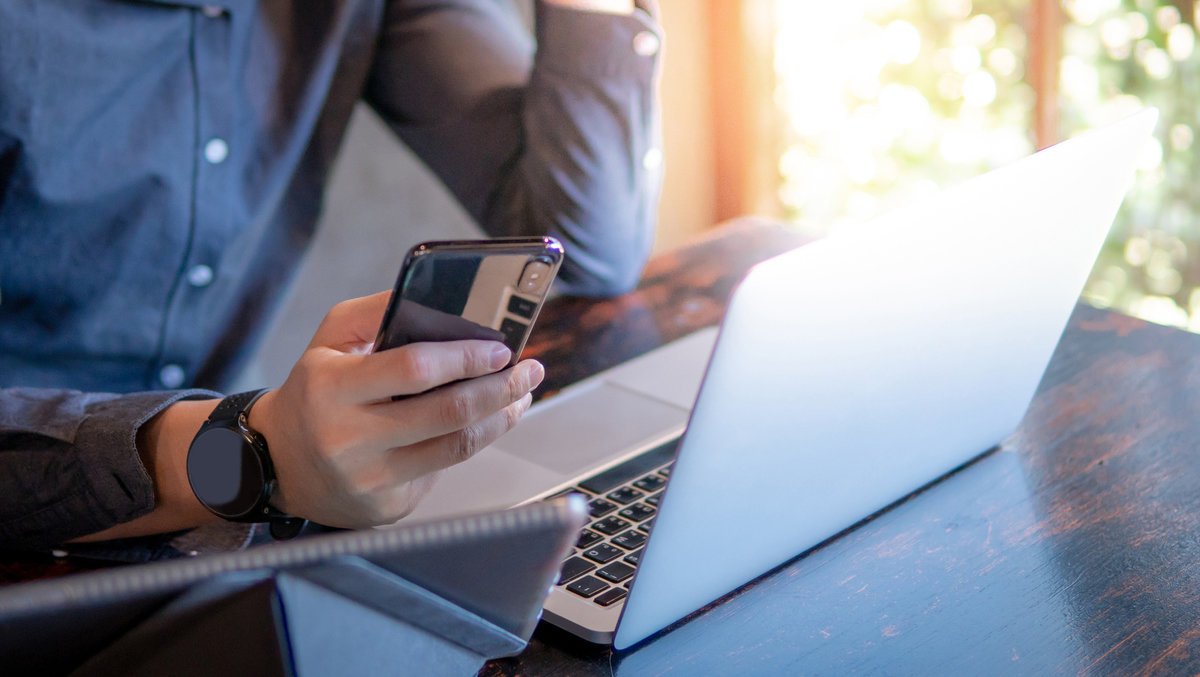 GV_TechCenter's tweet photo. Watch this!! No need to disrupt your workflow with @Samsung — text from your PC through your phone with a Note10 and Microsoft Your Phone. 😍
#GalaxyNote10 #samsung #gvtc #dllp #bridgingthedigitaldivide #goleta #iv #islavista #sb #santabarbara
https://t.co/z5dUNrIWn6 https://t.co/61SK6wdwrV