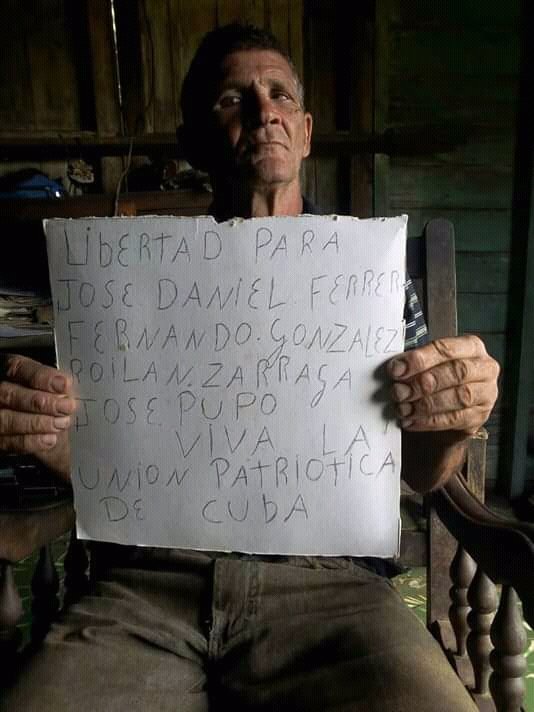 JoubertYanier's tweet photo. Cada ves son más los que se a la campaña #MICARTELMIMENSAJE las muestras de solidaridad con José Daniel Ferrer llegan de todo el país https://t.co/qx0y4CkE5c