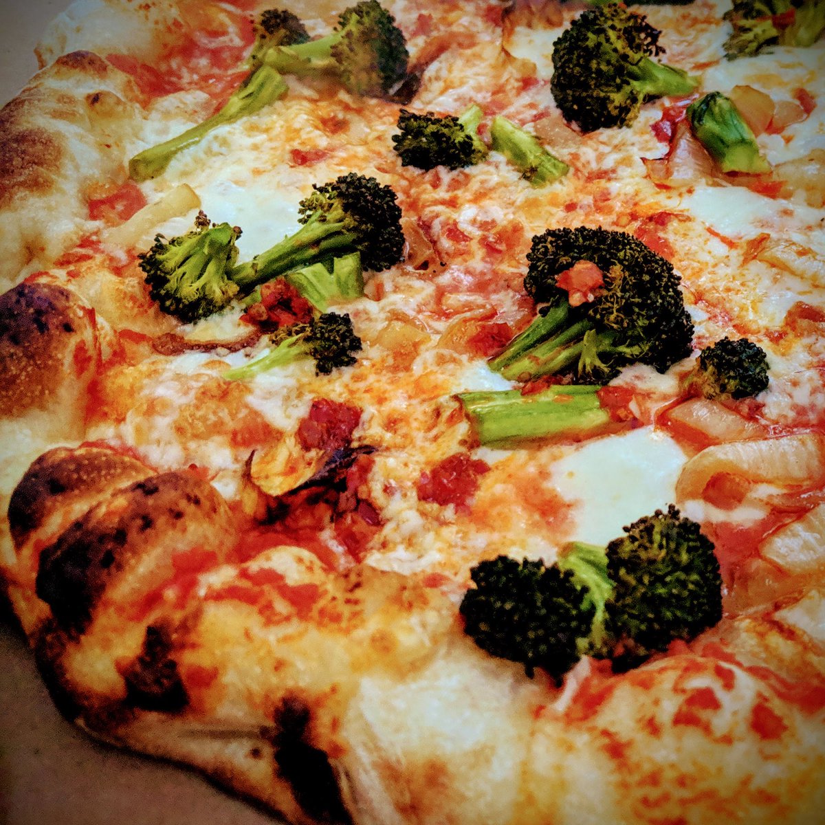 Pizza! Pizza! Pizza! Pizza! This week (end of October) we will be <a href="/LilBeastsBrewCo/">LittleBeastsBrewCo</a> Friday! <a href="/LeftFieldBrew/">Left Field Brewery</a> Saturday! And EcoFest at Wychwood Barns on Sunday! See you there! (Broccoli, onion and chilies) #sogood #pizza #torontofood