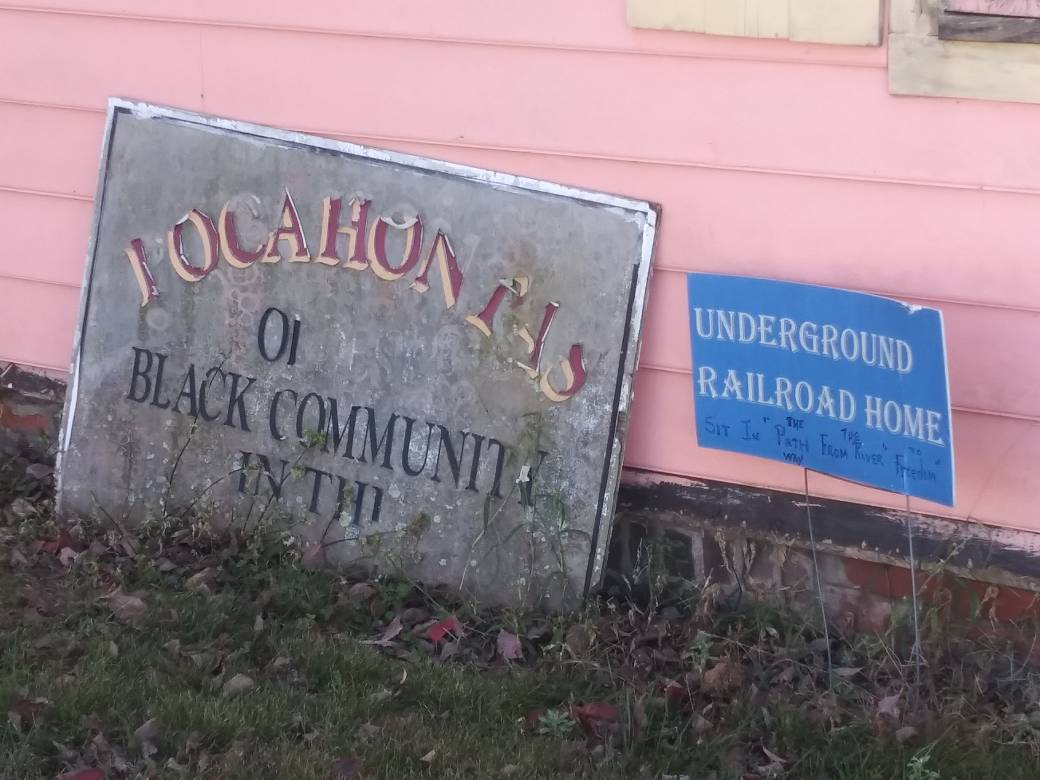 MEFisherFuneral's tweet photo. It's where we come from! It all starts at home! The roots are the trees source of life! Let's keep our community proud! 

#PocahontasIsland #Petersburg #Virginia #FisherHayesFuneralHome #MEFisherFuneralHome #Worldwide #WeCare https://t.co/4jPTBxculO