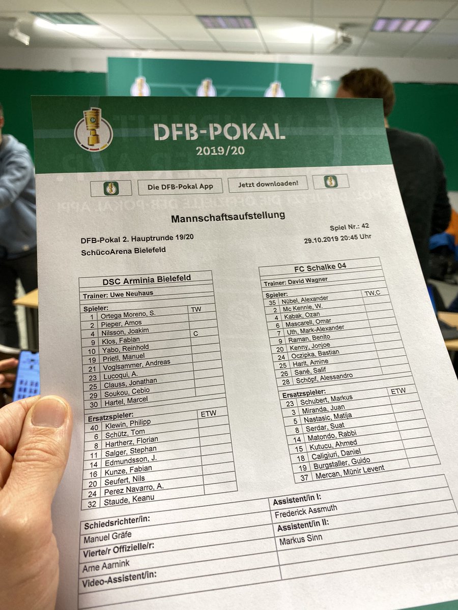 So wird gespielt. Bei <a href="/arminia/">DSC Arminia Bielefeld</a> kommen Clauss und Lucoqui für Hartherz und Brunner (verletzt) ins Spiel. #DSCS04