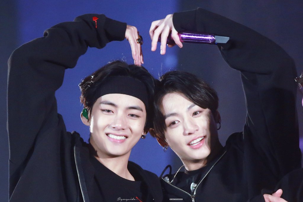 btsxpics tweet picture