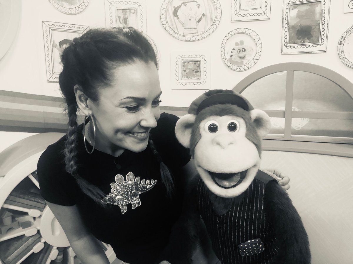 Join my good self &amp; milkshake monkey,
tomorrow in the am for your #Wednesday milkshake! ✌🏻👊🏻🐵
6am -9.15am

LOOK AT HIS FACE 🤩

 #channel5 #milkshakemonkey #milkshaketv
