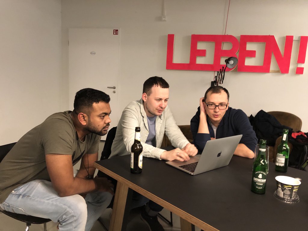 Tonight we are working on the gilded rose kata in <a href="/elixirlang/">The Elixir programming language</a>. A first with random groups ✨ and we have three new faces❤️ Thanks for hosting us <a href="/WunderMobility/">Wunder Mobility</a> #myelixirstatus you can follow or implement it your self as all our katas are open source github.com/hh-ex/kata-gil…