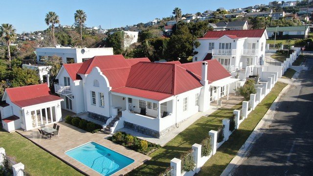 KnysnaSir's tweet photo. Knysna, Westhill, Garden Route. Sole Mandate. R 12 000 000. Gorgeous views to enjoy with family or guests. Call Ansie 072 508 5067.  
#realestate #propertyinvestment #guesthouse #largefamilyhome #gardenroute #luxury

https://t.co/qe6idSeaUh https://t.co/ONrMKiopDp
