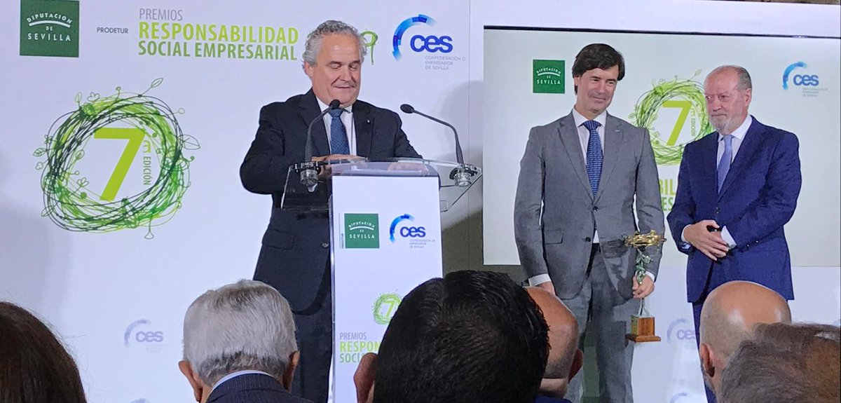 fund_adecco's tweet photo. 🏆Orgullosos de nuestro director general, Francisco Mesonero y de su trayectoria en el desarrollo de estrategias de #RSC en @adecco_es y en la Fundación. 

VII Premios RSE de @prodetur y @CES_Sevilla https://t.co/rGzs8xXzRC https://t.co/RL5rFGrxRM