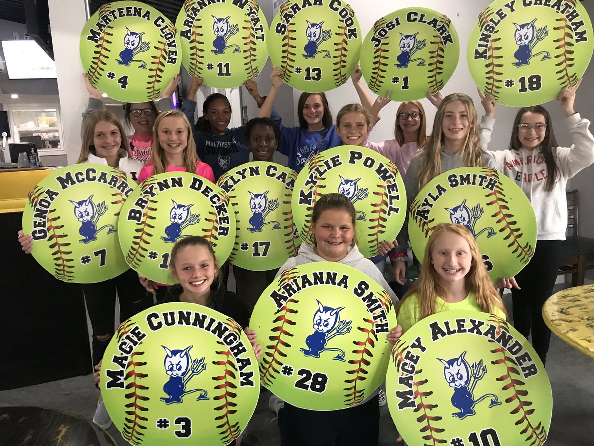 MMS Softball players get together to celebrate a great season. 18-8 overall record &amp; Conference Champs! #bluedevilsforever <a href="/LenNovara/">MHS Red Devils</a> <a href="/MMSBlueDevil/">MMS Blue Devils</a> <a href="/mms_bluedevils/">Murphysboro MS</a> <a href="/RedDevilSoftbal/">MHS Softball</a>