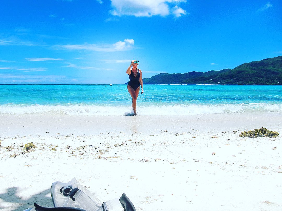 Hanna_Vallberg's tweet image. Tapping into #TravelTuesday with this shot from a beach in the Seychelles taken this time last year. #whenimnotcooking #alwaysgo