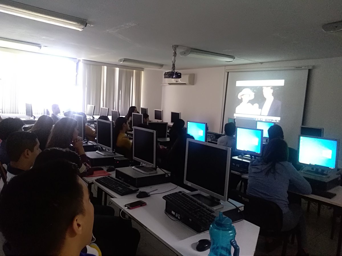 gaby_valles_s's tweet photo. Hoy es día de proyectarles a mis estudiantes de Ética y de Habilidades del pensamiento crítico y creativo, el documental de #BillGates #InsideBillsBrain #DecodingBillGates💡🎬... https://t.co/NkKqs5vUcz