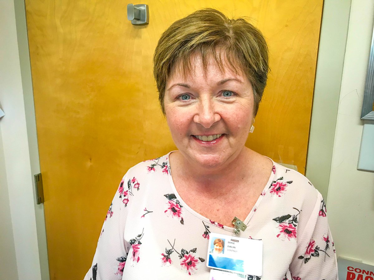 On vous partage ce beau profil d'Evelyn Doyle, qui travaille en soins continus à #Chéticamp, préparé par <a href="/HealthNS/">Nova Scotia Health</a> : nshealth.ca/news/continuin… #santéfr