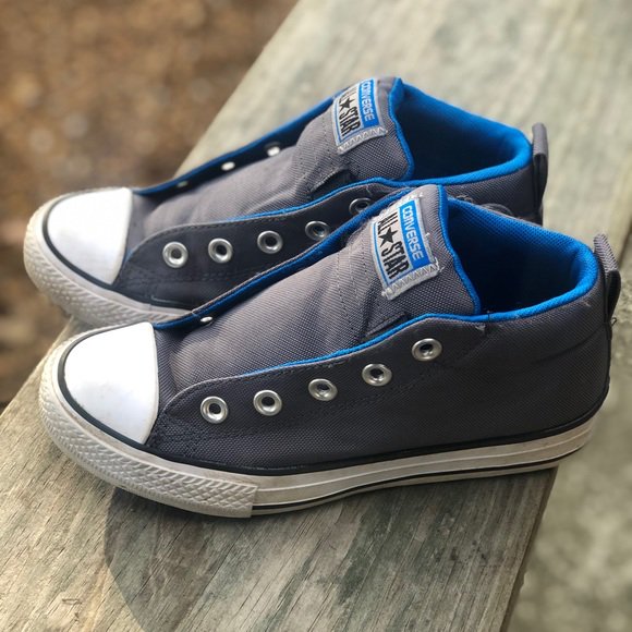 VeraFleming10's tweet photo. So good I had to share! Check out all the items I'm loving on @Poshmarkapp from @Ali30157Bird #poshmark #fashion #style #shopmycloset #converse #nike #disney: https://t.co/1wYzrOuYT7 https://t.co/iaK2qz2ltS