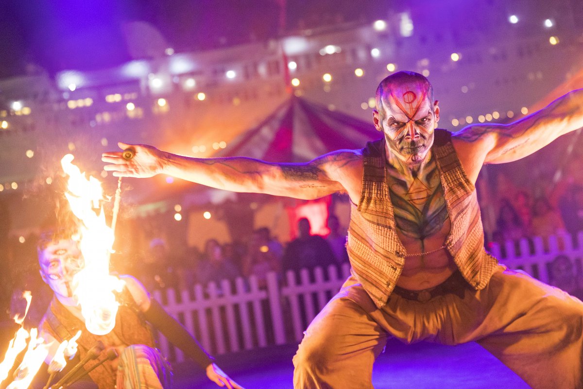 Treat yo'self to the ULTIMATE Dark Harbor experience! Upgrade your DH ticket to Ultimate SCREAM, where you and up to 9 friends will have the fright of your life! bit.ly/darkharbor2019