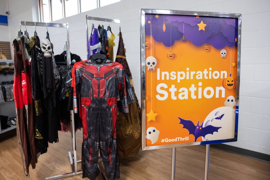 GoodwillNG's tweet image. 💡Get inspired💡Goodwill has everything from set costumes to DIY pieces to help create your Halloween look!

#Goodthrill #DIYcostume #CompleteTheLook