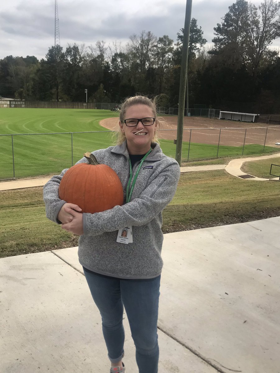 LadyTroopersSB's tweet photo. HAPPY 28th BDAY to Coach Shelby Jackson!! @MHSTroopers https://t.co/9RXiO7kzty