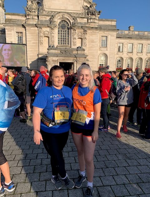 mndassoc's tweet photo. Big well done to Leia, Lestyn and Alys who took on and beat the Cardiff Half recently for #TeamMND.

They've raised nearly £1,000 💙 in memory of their music teacher's mother, Gwenda, who died of #MND! https://t.co/EugzMJ4LLs
