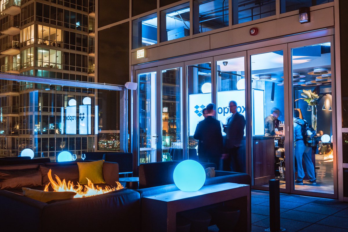 VU Rooftop Bar tweet media