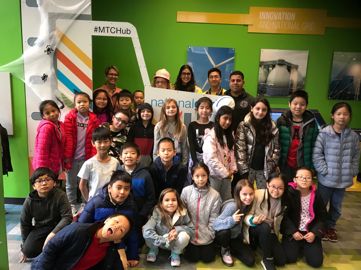 SusanNatGrid's tweet photo. What a great way to start the morning presenting with our Interns, Adriana &amp; Alex &amp; partnering with F.F. Edwin Rojas from the NYFD Fire Safety Unit! @natinalgridus! Thank you P. S. 204 for exploring &amp; engaging with us @mtcsustainhub! #partnerships! #knowledgesharing! #community! https://t.co/3BSKGb6MBV