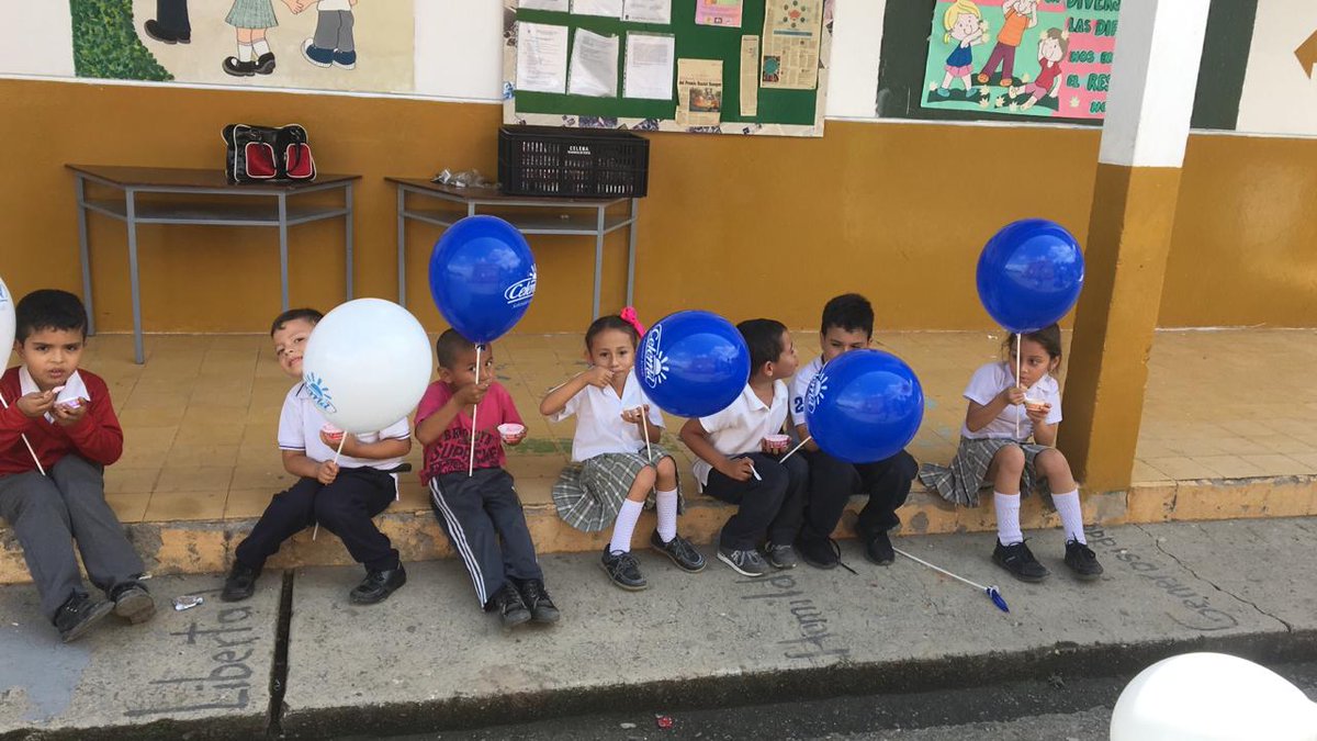 EducacionCaldas's tweet photo. #Celema proveedor del Programa de #AlimentaciónEscolar en Caldas continúa su recorrido por las Instituciones Educativas con programas de responsabilidad social. Esta vez los espacios de sano esparcimiento y diversión se dieron en la Institución José Maria Carbonell #Palestina https://t.co/q1nDN30xMN