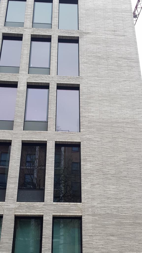 se_shuttleworth's tweet photo. #petersen bricks looking beautiful on #80charlottestreet @derwentlondon @MakeArchitects
#happybrick https://t.co/J3dAjq7TYq