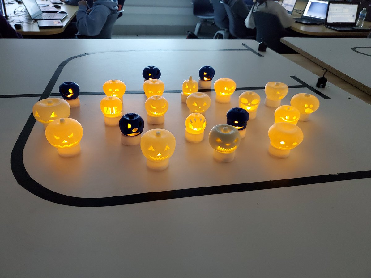 Justin_Zummo's tweet image. Happy Halloween from PLTW Intro to Engineering Blue 3BC! #gbsnow #gbsengineering