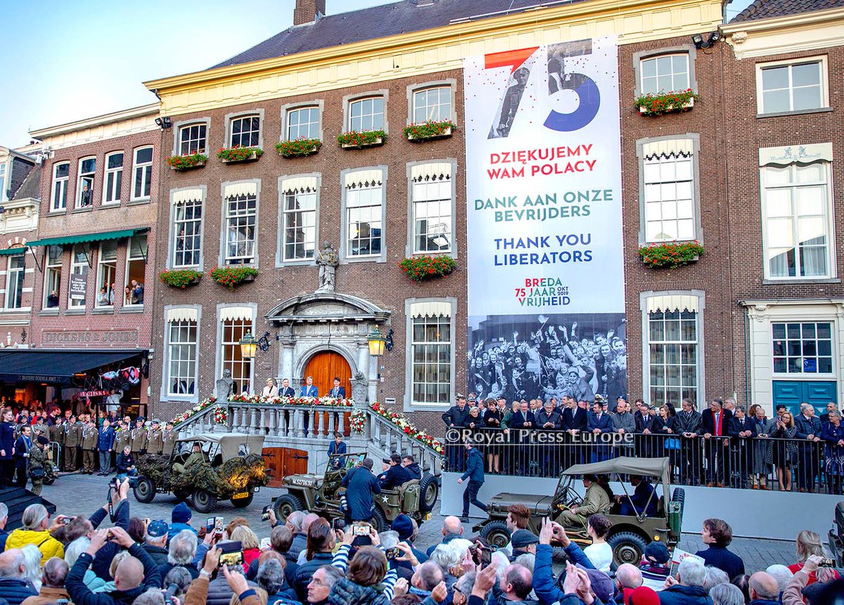 Royaleurope's tweet photo. The President of Poland, Andrzej Duda and his wife Agata Kornhauser-Duda made an official visit to the Netherlands.
#Breda75 #breda75jaarvrijheid #75jaarbevrijding #Breda #PresidentDuda #duda #Polen https://t.co/vOdN2PWMhE